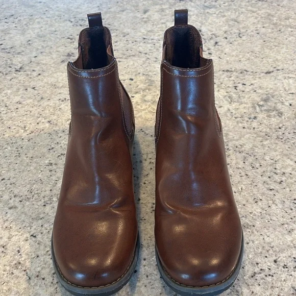 Eastland Jasmine Faux Leather Chelsea Boots with Fur Lining Size 11 - Picture 2 of 8